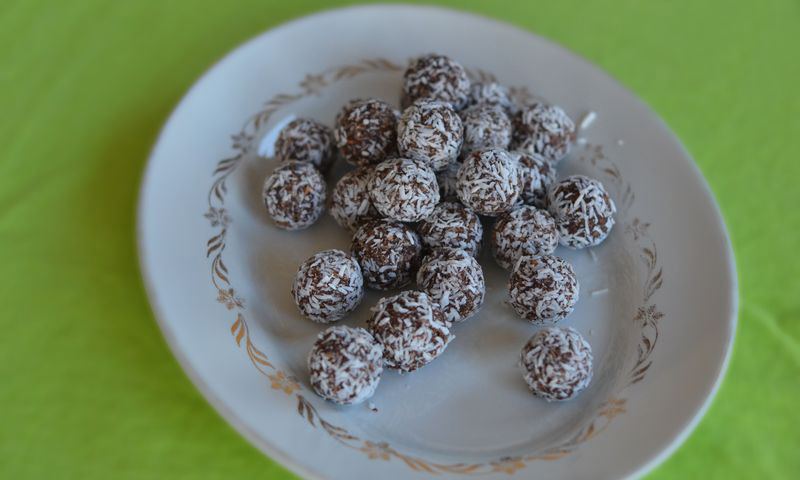 wholistic_nutrition_cake